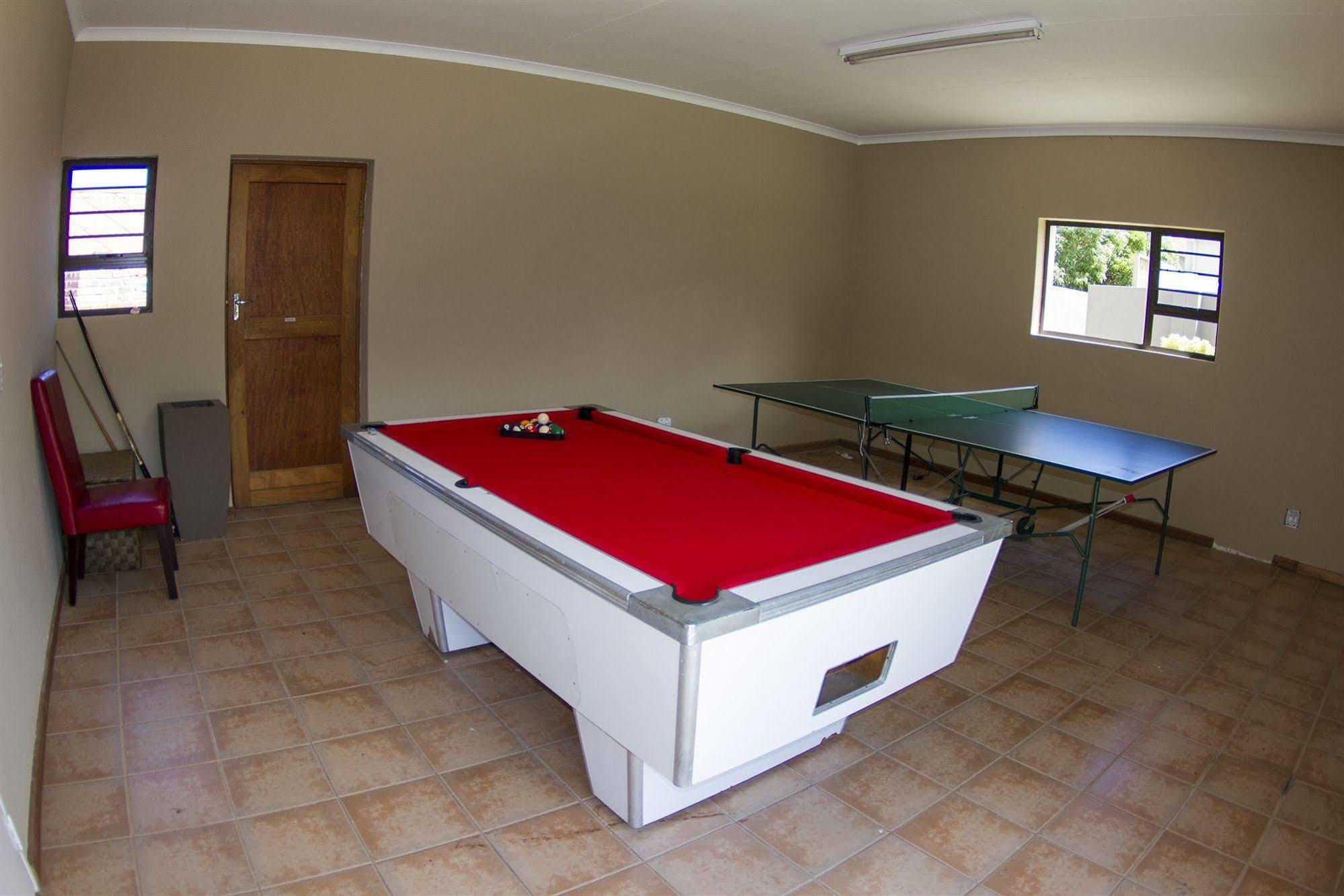 The Roundhouse Guesthouse De Kelders Bagian luar foto