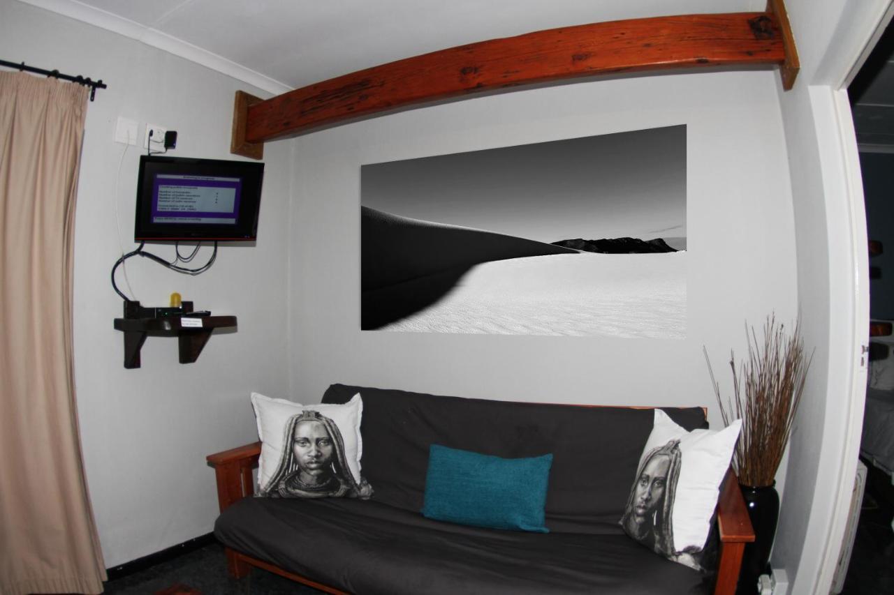 The Roundhouse Guesthouse De Kelders Bagian luar foto